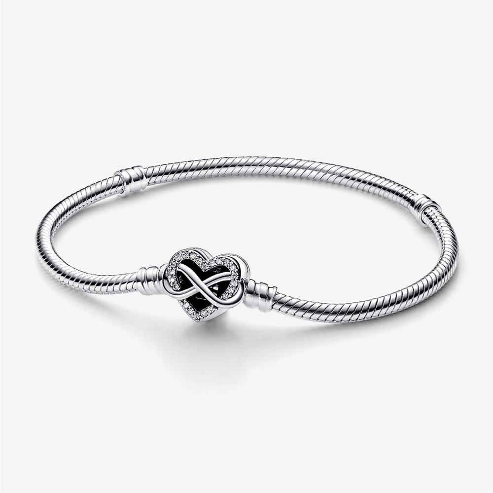 The Pandora Moments Sparkling Infinity Heart Clasp Snake Chain Bracelet. 7.5in